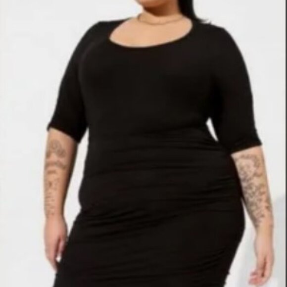 76-27 Torrid Supersoft Bodycon Black Ruched Knit T-Shirt Dress Size 1 (14/16) - Picture 5 of 14